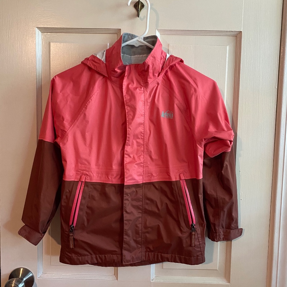 Girls REI rain jacket s.S(8) with hood